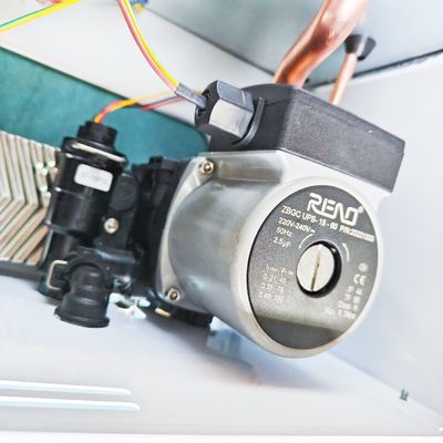 ผลิตในจีน โรงงานยุโรป เครื่องทำน้ำร้อนแขวนผนังยอดนิยม NG /Lpg แก๊ส Dual Function Wall Mounted Boiler
